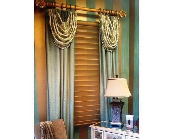 Hunter Douglas Dealer Image